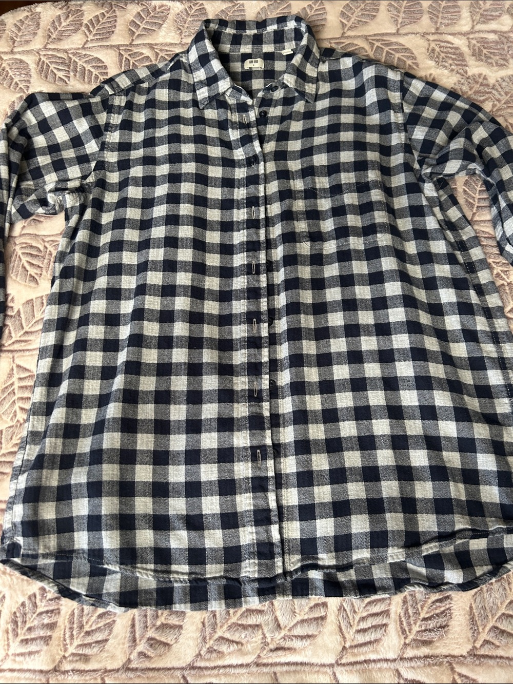 100% Cotton Medium Uniqlo Navy and White Check Button-Down Shirt